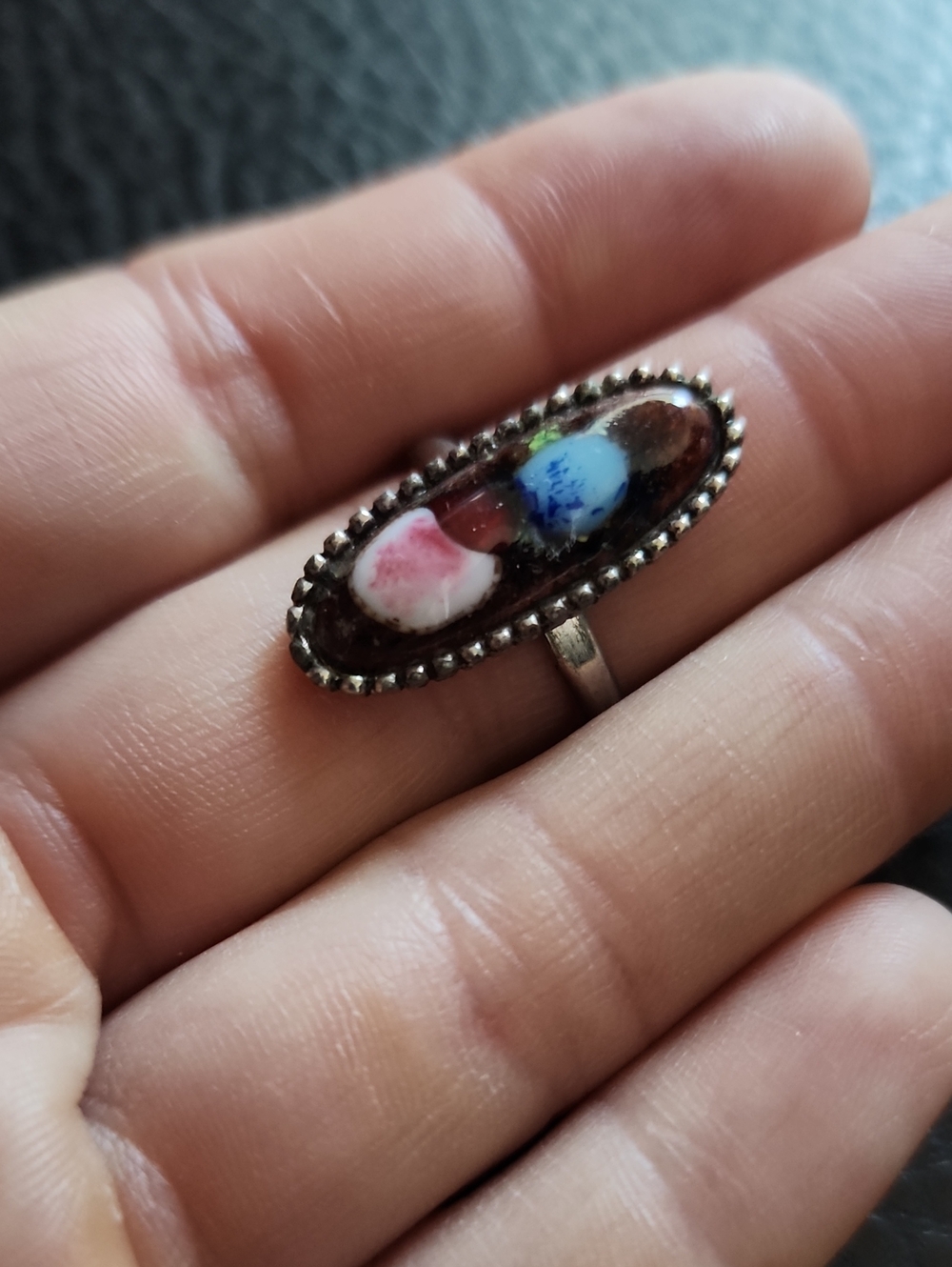 VTG Sarah Coventry Adjustable Silver Oval Inlay Ring with Blue & Pink Accents